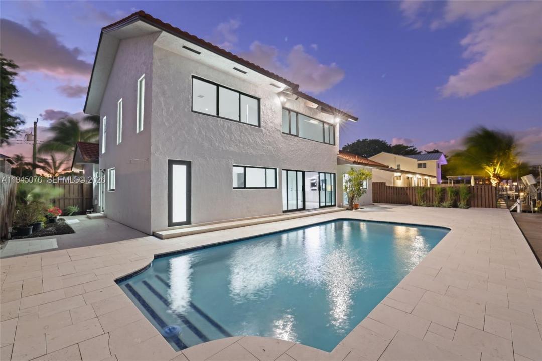 340 SE 13th Ave, Pompano Beach, Floryda 33060, USA