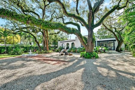 1702 Espanola Dr, Miami, Florida 33133, USA