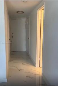 1865 79th St Cswy 2L, North Bay Village, Florida 33141, USA