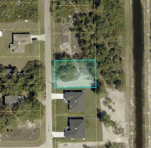 467 LONG AVE S, Lehigh Acres, Florida 33974, USA