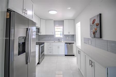 2541 Aragon Blvd 105, Sunrise, Florida 33322, USA