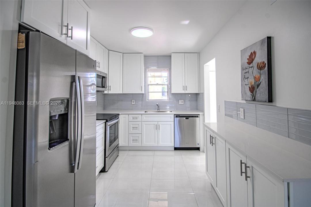 2541 Aragon Blvd 105, Sunrise, Florida 33322, Stati Uniti