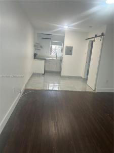 8260 Byron Ave 13, Miami Beach, Florida 33141, USA