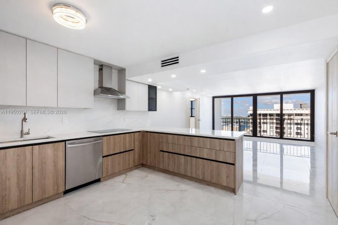 2401 S Ocean Dr PH-A4, Hollywood, Florida 33019, USA