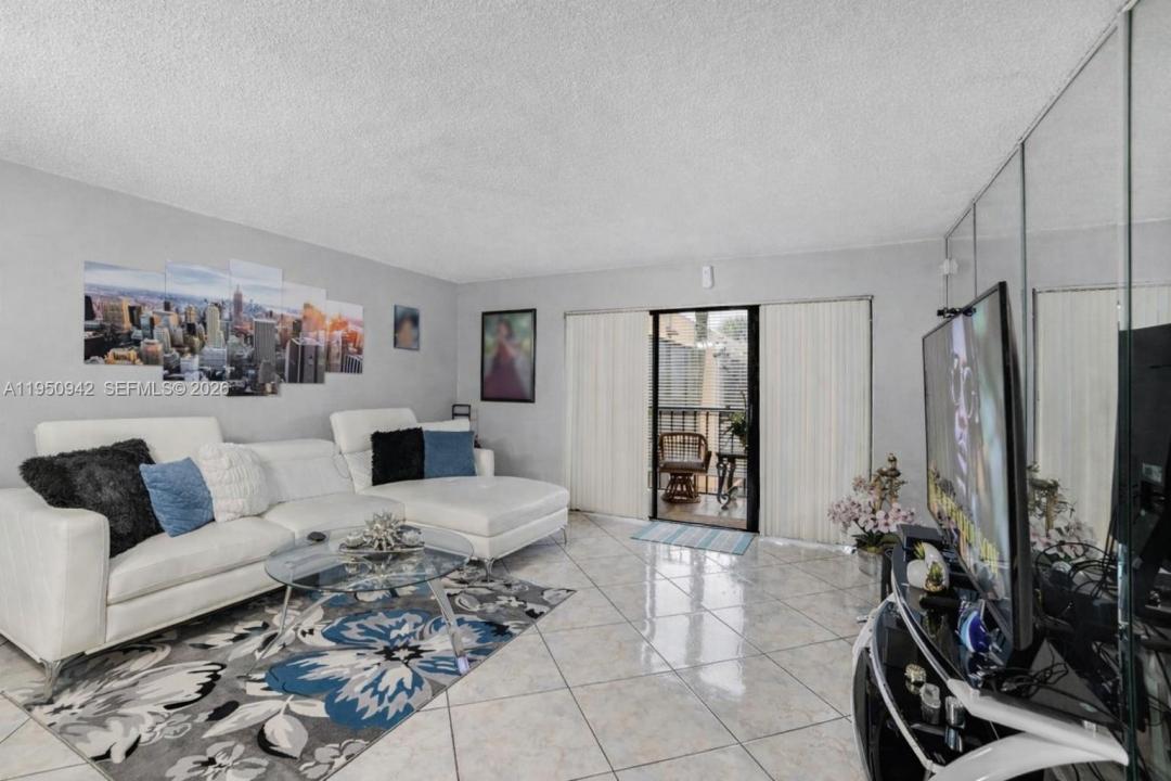 8415 SW 107th Ave 323W, Miami, Floride 33173, États-Unis