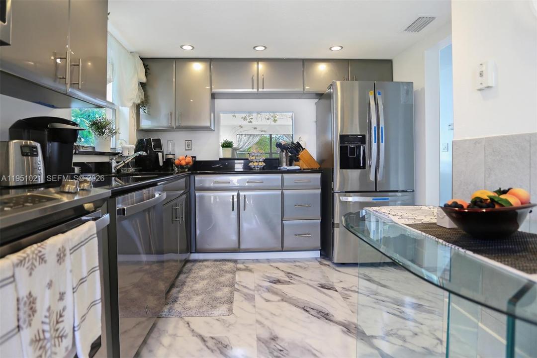 6570 Royal Palm Blvd 301J, Margate, Floride 33063, États-Unis
