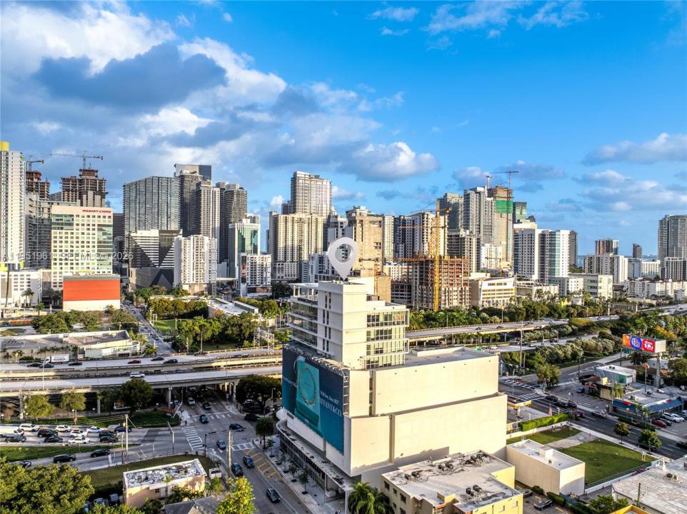 420 SW 7th St 1017, Miami, Florida 33130, USA