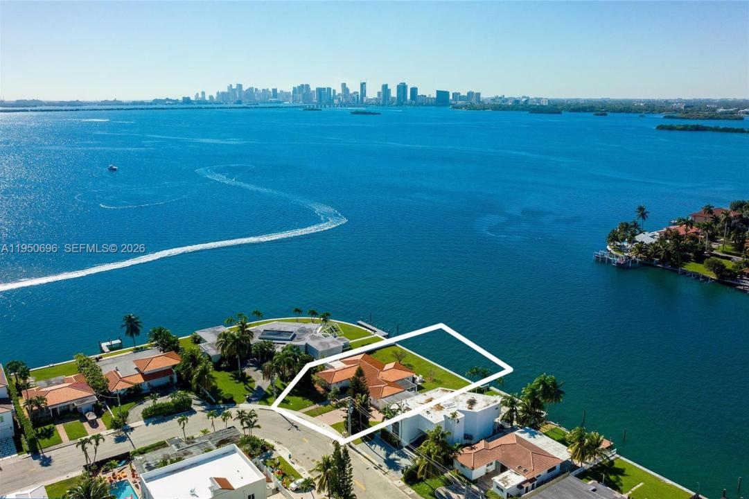 7500 W Treasure Dr, North Bay Village, Floride 33141, États-Unis