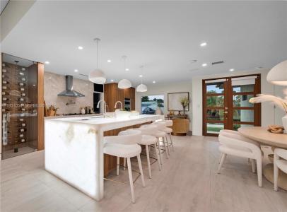 1810 NE 43rd Ct, Oakland Park, Florida 33308, USA