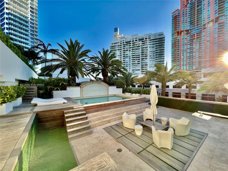 50 S Pointe Dr LOFT5, Miami Beach, Floride 33139, États-Unis