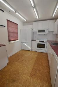 425 SE 11th Ter 402, Dania Beach, Florida 33004, USA