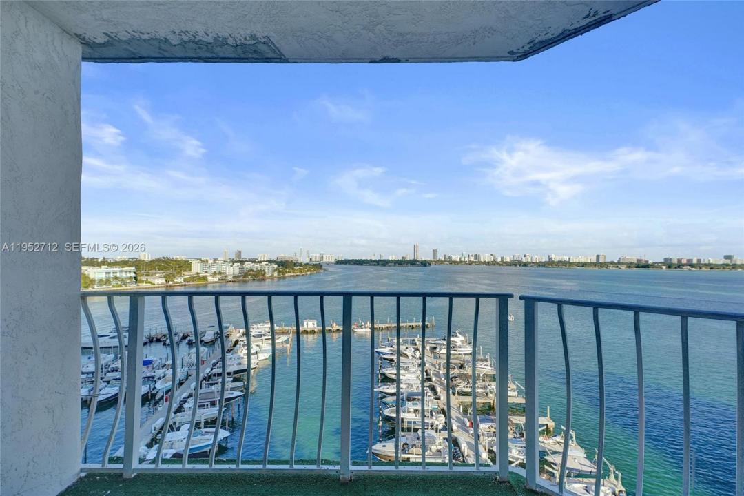 7601 E Treasure Dr 1120, North Bay Village, Floride 33141, États-Unis
