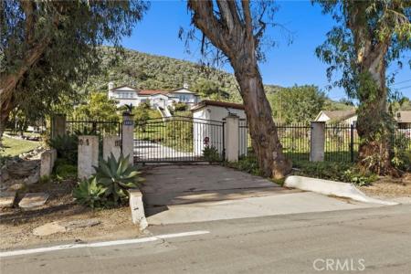 Meads, Orange, California 92869, Stati Uniti