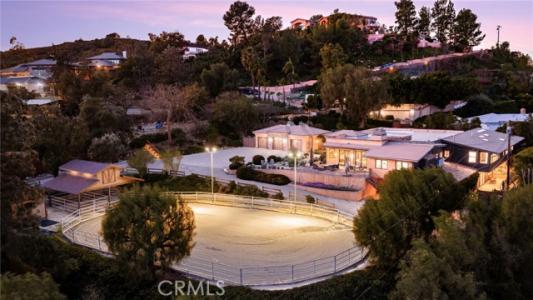 N Meads, Orange, California 92869, Stati Uniti