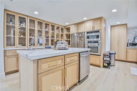 Raviller Drive, Downey, 加州 90240, 美國