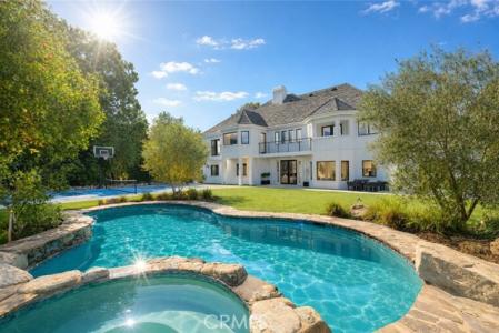 Woodlake Avenue, Woodland Hills, California 91367, Stati Uniti