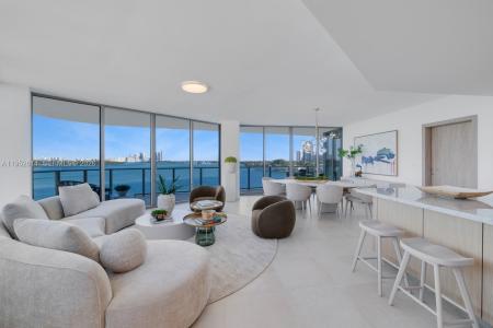 1135 103rd St 701, Bay Harbor Islands, Florida 33154, Stati Uniti