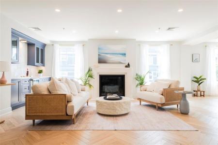 10 Brown & Howard Wharf 101, Newport, RI 02840, USA