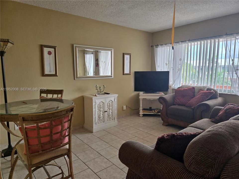 900 SW 11th Ave 12A, Hallandale Beach, Floride 33009, États-Unis