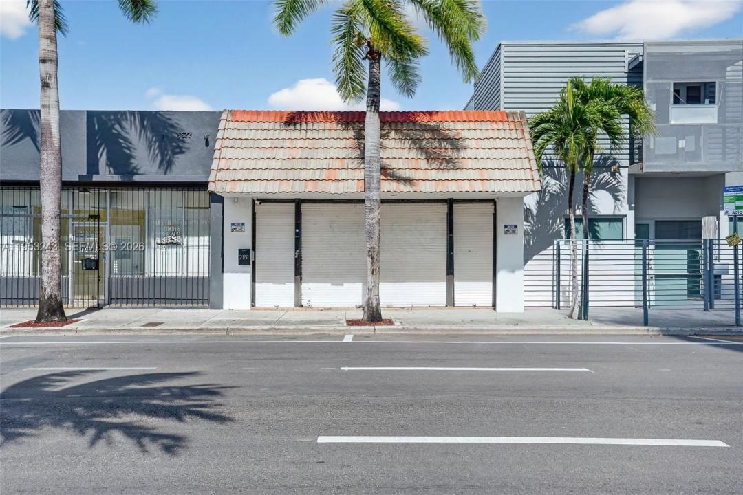 2151 SW 8th St, Miami, Flórida 33135, Estados Unidos