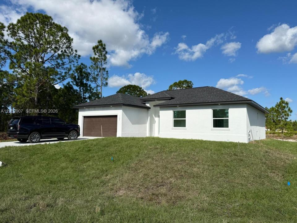 1121 FLORENCE ST E, Lehigh Acres, Florida 33974, USA