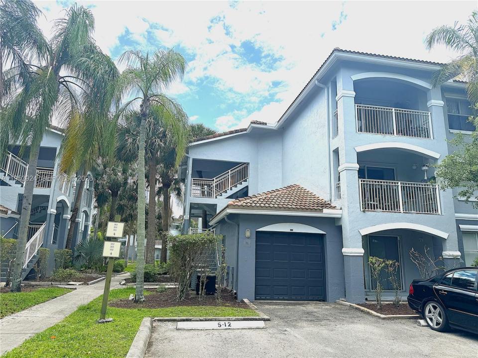 9650 NW 2nd St 4-301, Pembroke Pines, Floride 33024, États-Unis