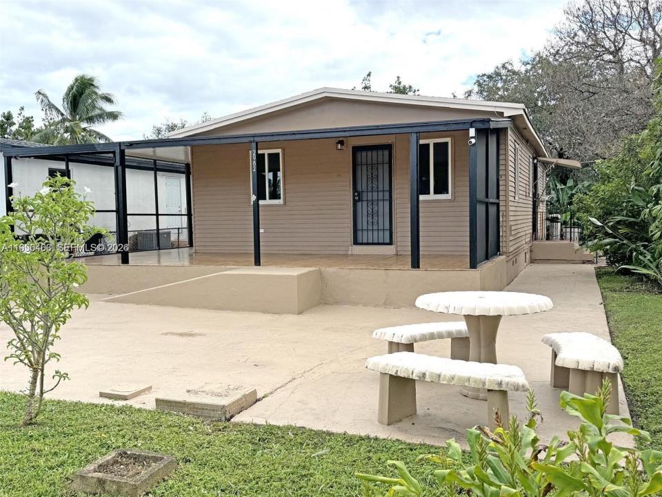 2982 NW 95th St, Miami, Floride 33147, États-Unis