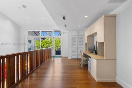 1251 Kane Concourse, Bay Harbor Islands, Florida 33154, USA