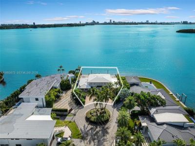 1990 NE 119th Rd, North Miami, Florida 33181, USA