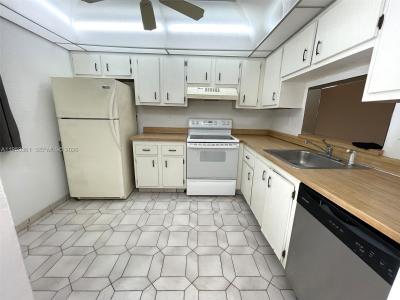 1810 SW 81st Ave 2401, North Lauderdale, Florida 33068, USA