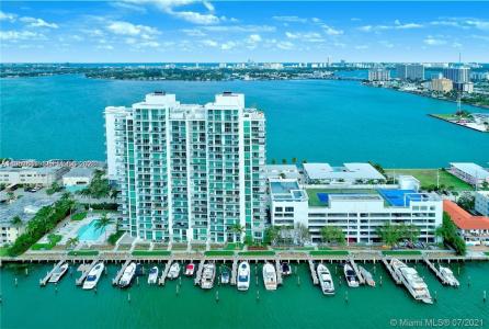 7930 East Dr DR, North Bay Village, Florida 33141, USA