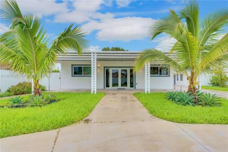 2247 NW 2nd St, Miami, Florida 33125, USA