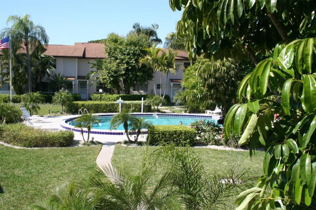 180 E Cypress Way E230, Naples, Florida 34110, USA