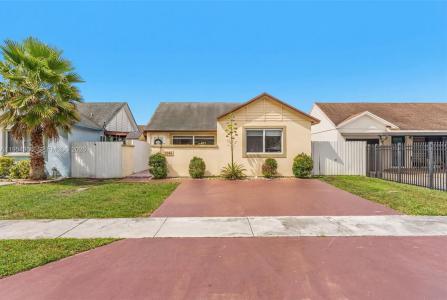 3246 NW 204th Ter, Miami Gardens, Florida 33056, USA