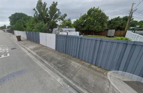 39 E St, Hialeah, Florida 33013