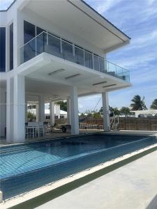 1553 Sunrise Dr, Big Pine, Florida 33043, USA