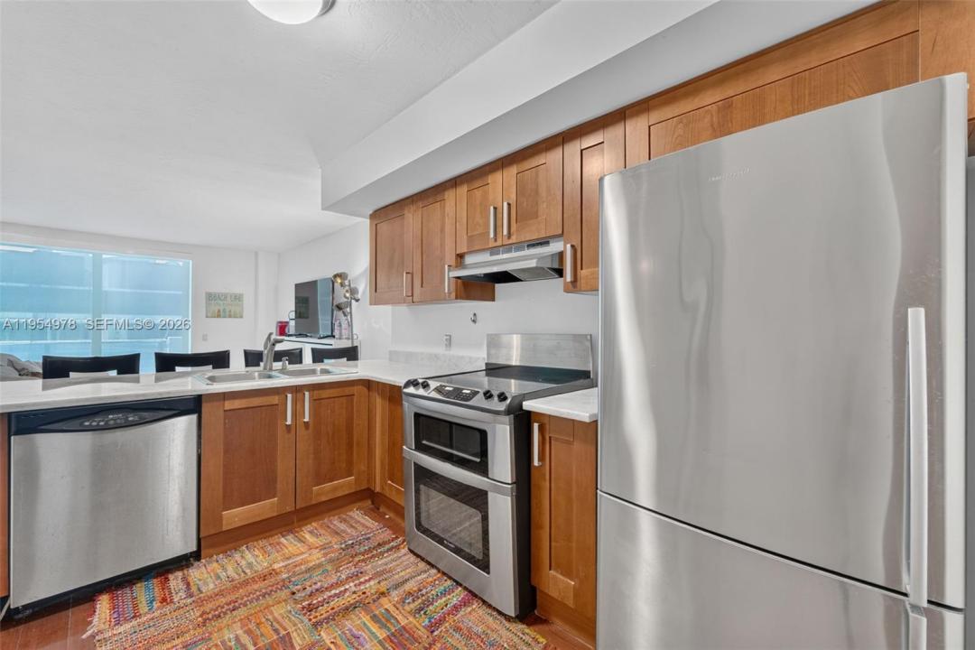 9499 Collins Ave 205, Surfside, Florida 33154, Amerika Birleşik Devletleri
