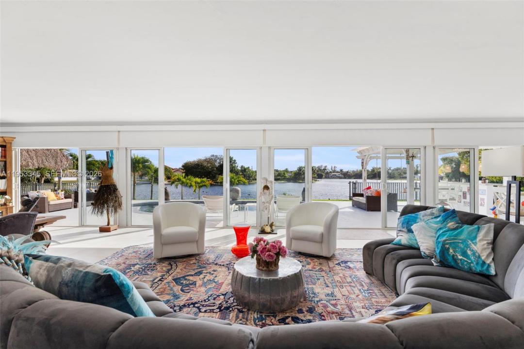 6830 Winged Foot Dr, Hialeah, 佛罗里达州 33015, 美国