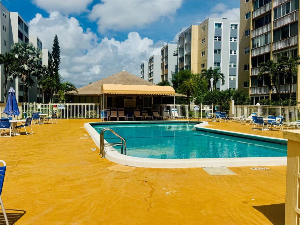 420 NE 12th Ave 502, Hallandale Beach, Floride 33009, États-Unis