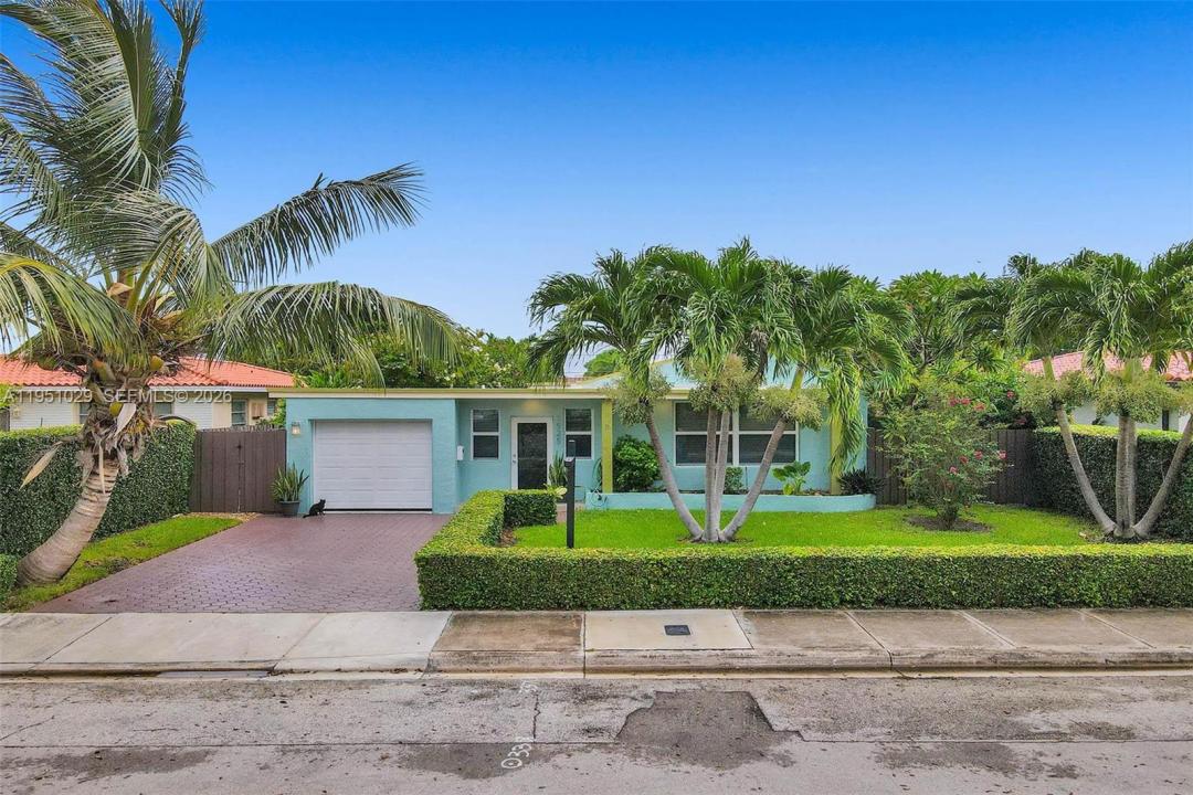 7525 W Treasure Dr, North Bay Village, Floride 33141, États-Unis
