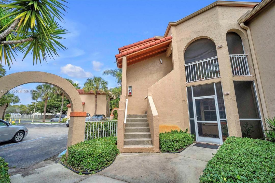 8606 SW 3rd St 103, Pembroke Pines, Florida 33025, Stati Uniti