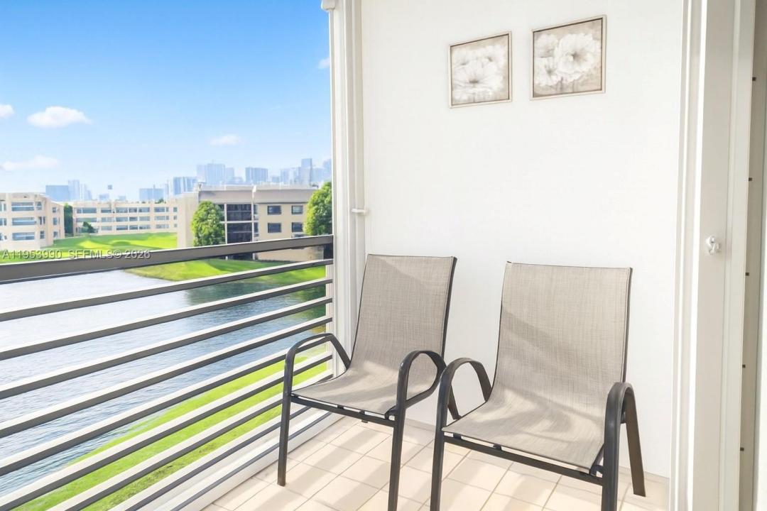 10405 Sunrise Lakes Blvd 311, Sunrise, Floride 33322, États-Unis