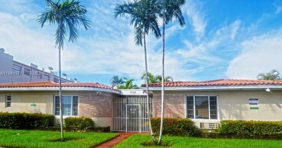 2160 BayDr 2-11, Miami Beach, Florida 33141, USA