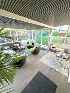 7425 SW 139th Ter, Palmetto Bay, Florida 33158, USA