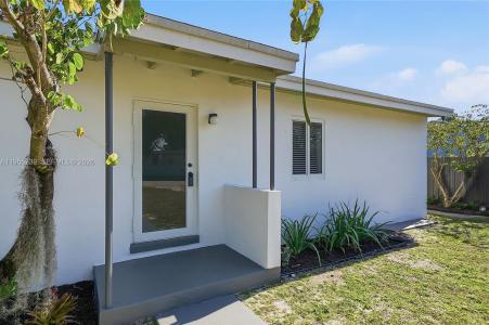 1308 NW 13th Ct, Fort Lauderdale, Florida 33311, USA