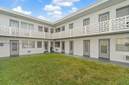 12655 NE 16th Ave 16, North Miami, Florida 33161, USA