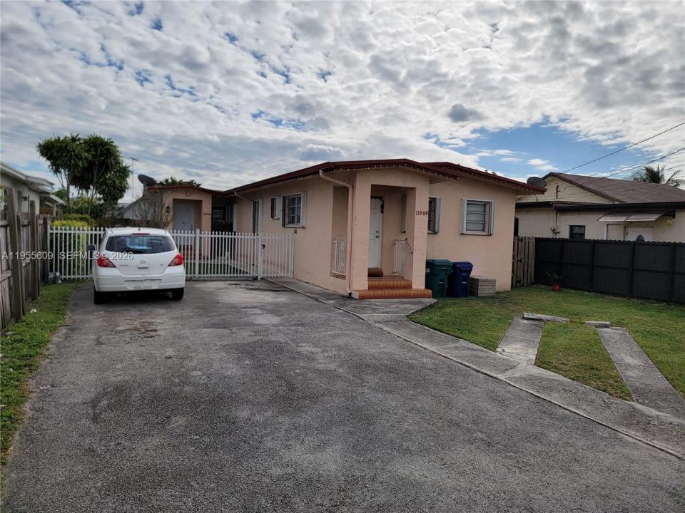 11048 SW 2nd St, Sweetwater, Florida 33174, Amerika Birleşik Devletleri