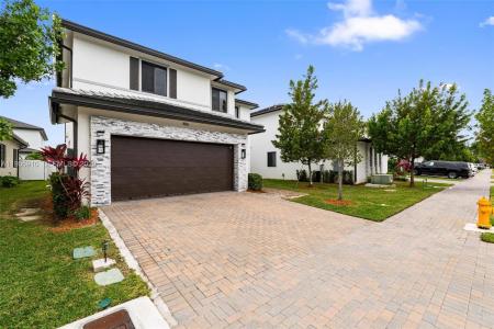 8086 NW 47th Ter, Doral, Florida 33166, USA