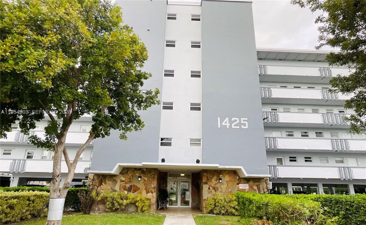 1425 Atlantic Shores Blvd 209, Hallandale Beach, Florida 33009, USA