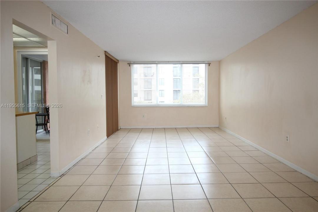 17890 W Dixie Hwy 519 Hwy 519, North Miami Beach, Florida 33160, USA